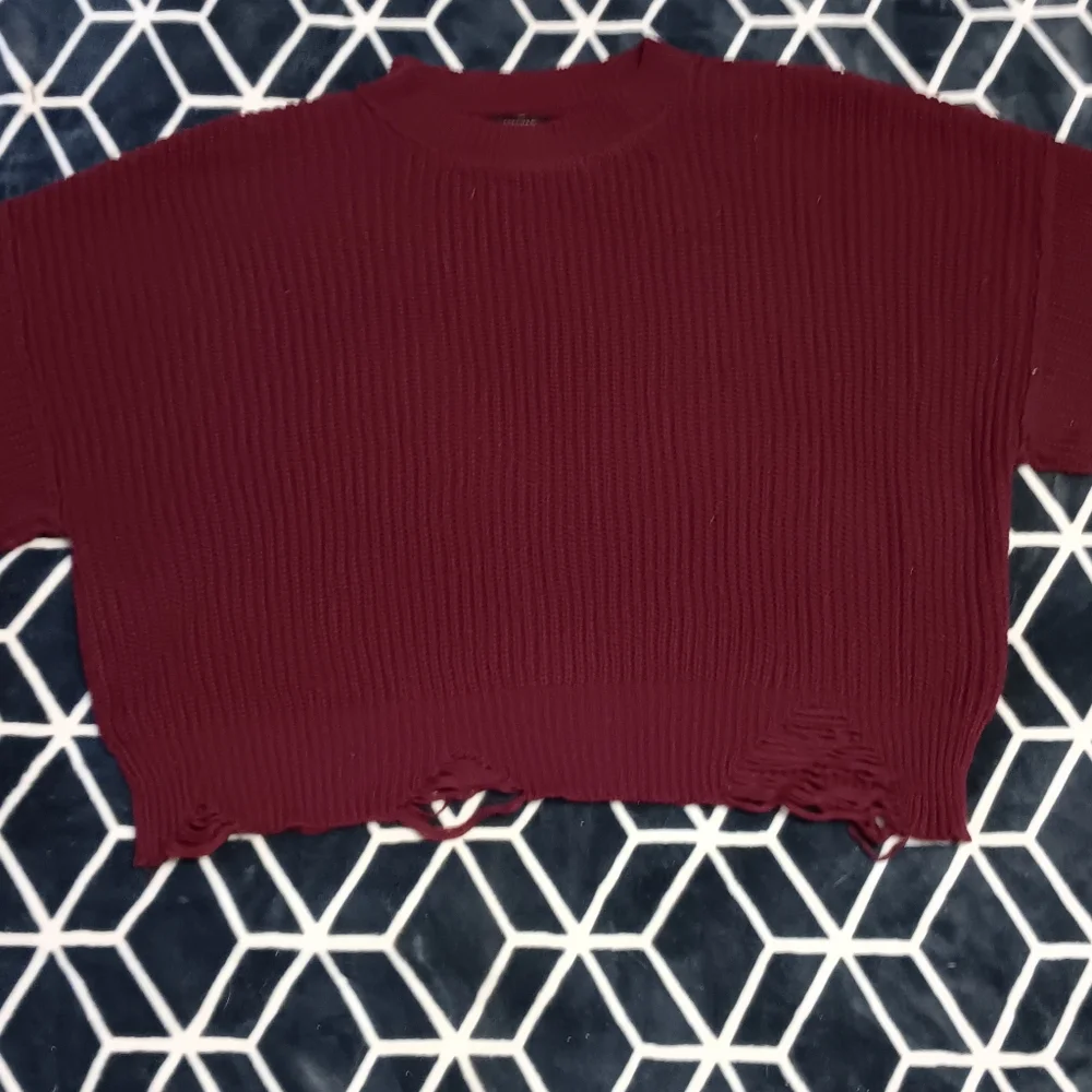 Sweater - Picture 5 of 5